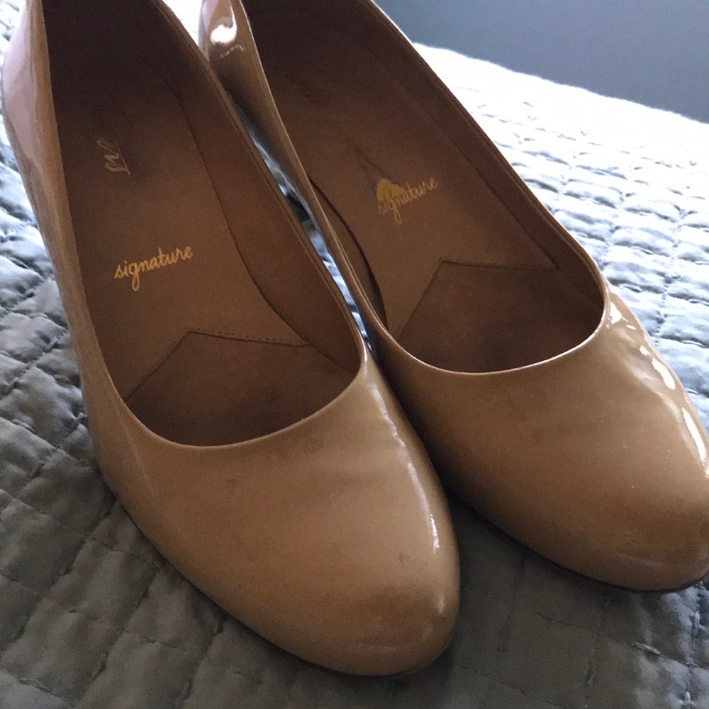 Trotters tan patent leather Heels